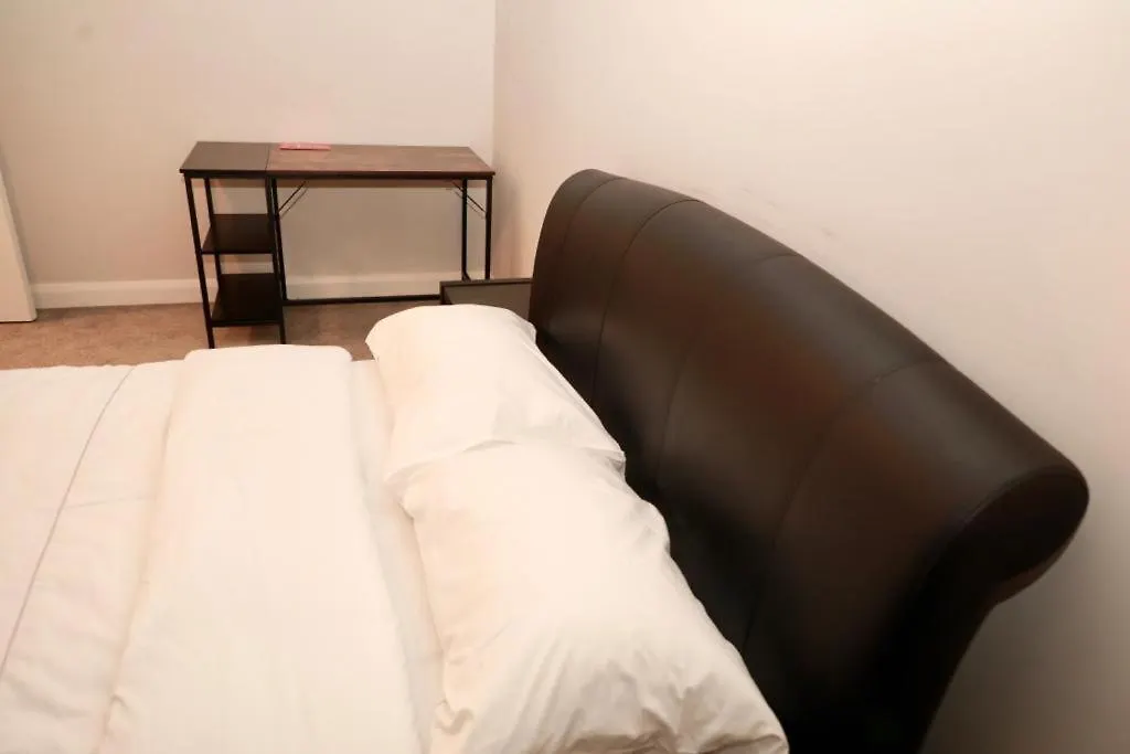 Lovely 2- Bedroom Apartment In Belfast
