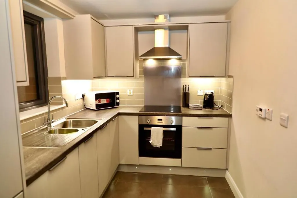 Lovely 2- Bedroom Apartment In Belfast