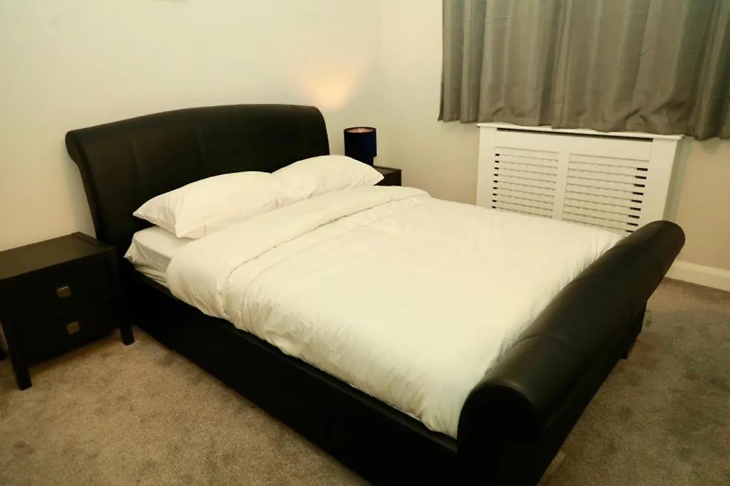 Lovely 2- Bedroom Apartment In Belfast