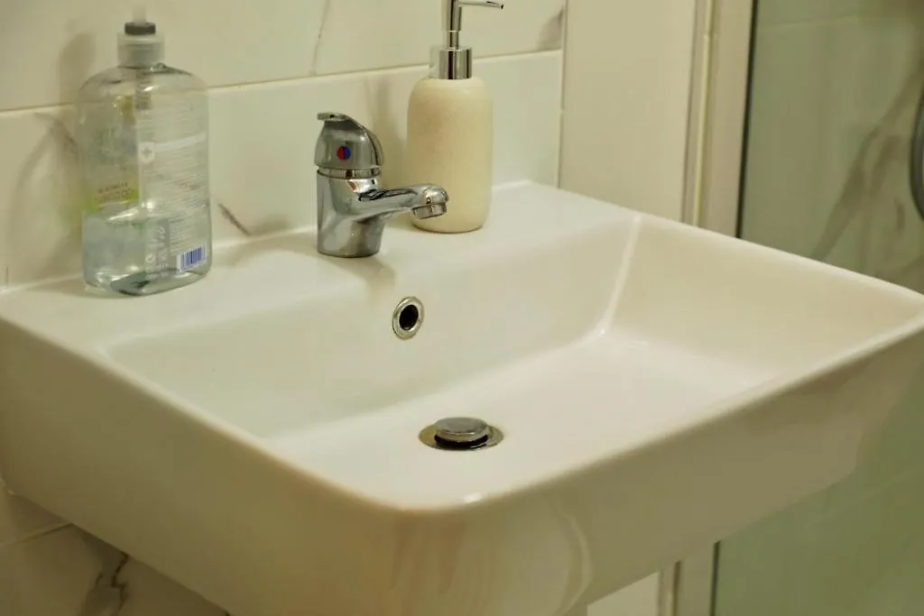 Lovely 2- Bedroom Apartment In Belfast